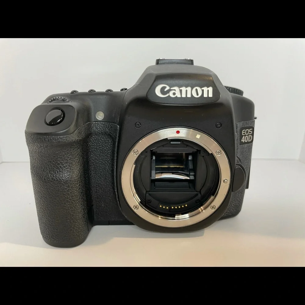 CANON EOS 40D DS126171 DC 8.1V DIGITAL CAMERA (G1) **FOR PARTS ONLY**